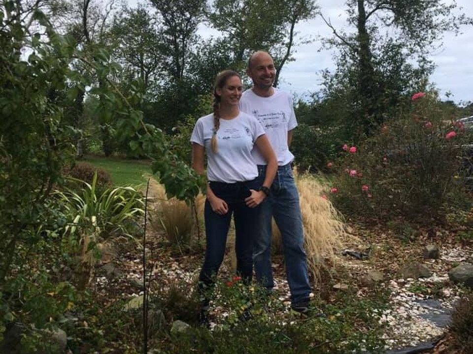 Aurore et Damien - Couple de gérants passionnés du Domaine de l'entre-deux, gîte étape entre cap Fréhel et fort La Latte